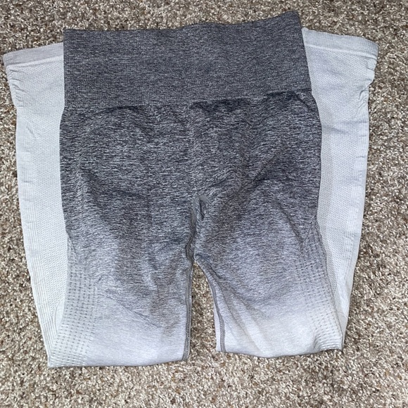 Ombré Style Stretch Workout Legging (M) - Picture 4 of 5